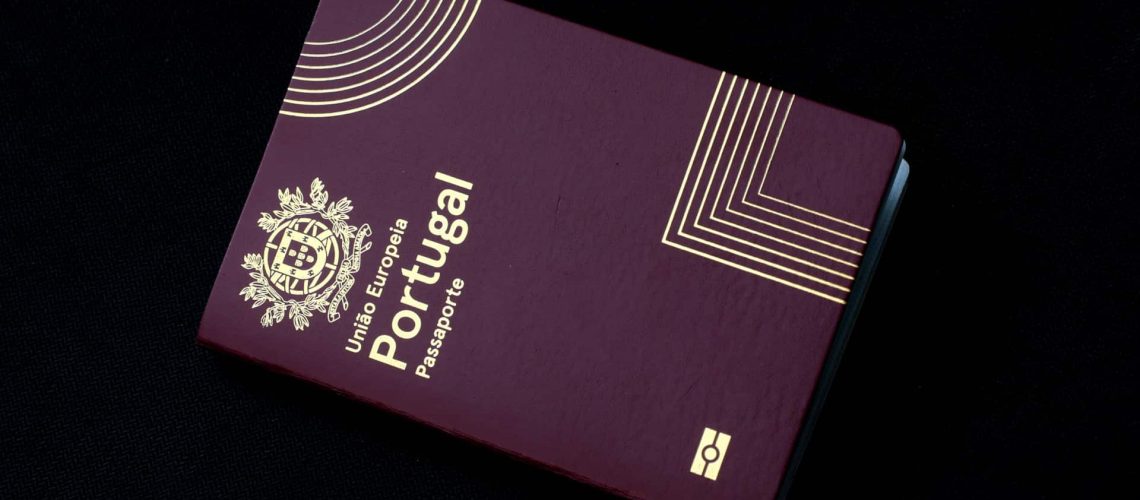 Le syndicat avertit que des défaillances persistent et affectent l'émission de passeports.