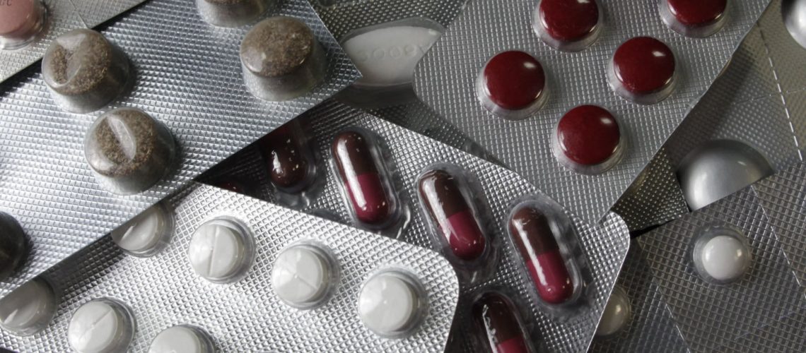 Le système d'évaluation a amélioré l'accès aux médicaments, mais les décisions restent lentes.