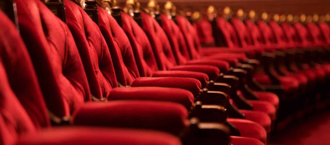 Le Théâtre Expérimental de Cascais présente la première de "O Encoberto" de Natália Correia.