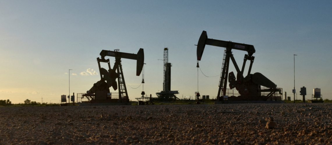 Les États-Unis sanctionnent 22 entreprises facilitant les ventes de pétrole brut iranien.