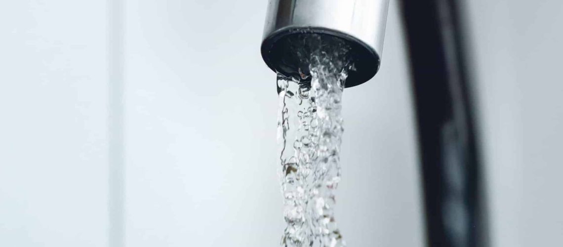 Les familles nombreuses désavantagées par la facture d'eau font appel au gouvernement.