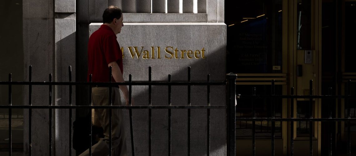 Les pharmaceutiques entraînent Wall Street dans le 'rouge'.