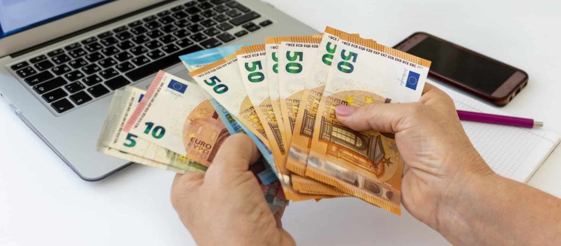 Les plus âgés et les riches mènent la participation sur les marchés de capitaux.