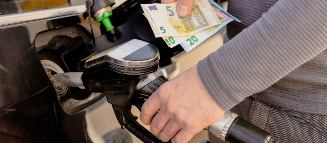 Les prévisions sont déjà là et elles ne sont pas amies de notre portefeuille : Les carburants vont devenir plus chers.