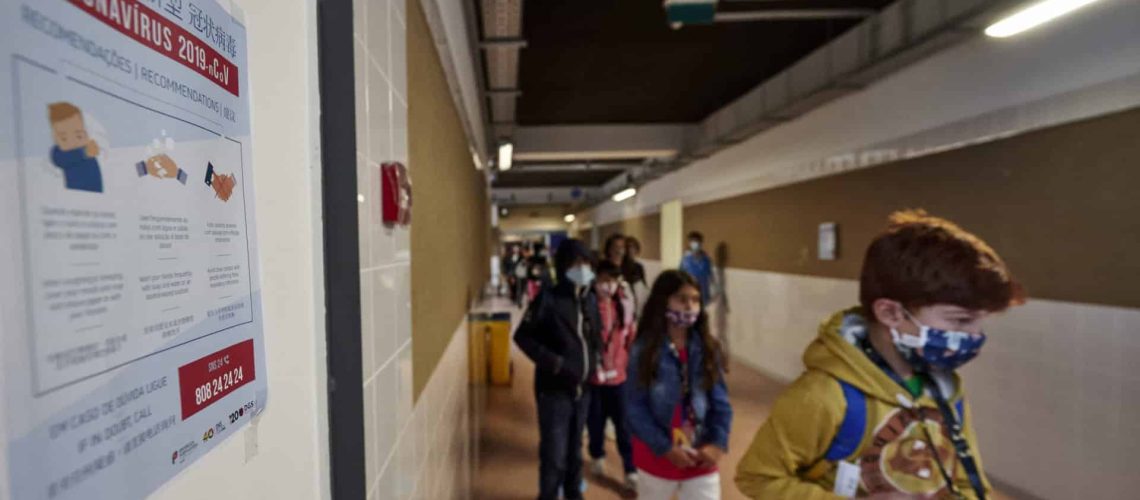 Les professeurs aiment la profession et se sentent réalisés mais ne la recommandent pas.