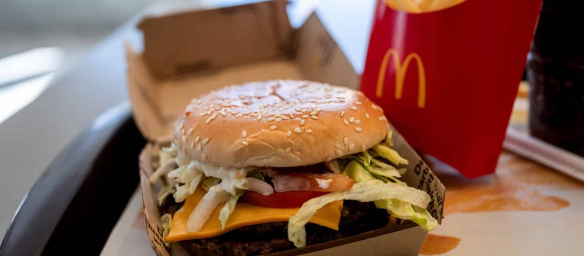 Les profits de McDonald's augmentent de 11 % à 1,95 milliard (les recettes ont augmenté).