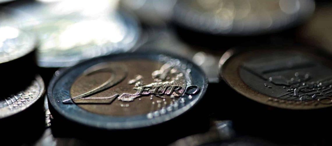 Les taux d'intérêt des dépôts à terme baissent en mai pour le 17e mois consécutif.