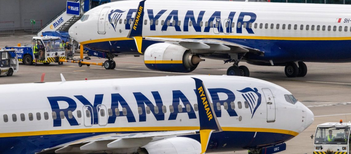 Les travailleurs du 'handling' de Ryanair à Madrid annoncent 22 jours de grève.