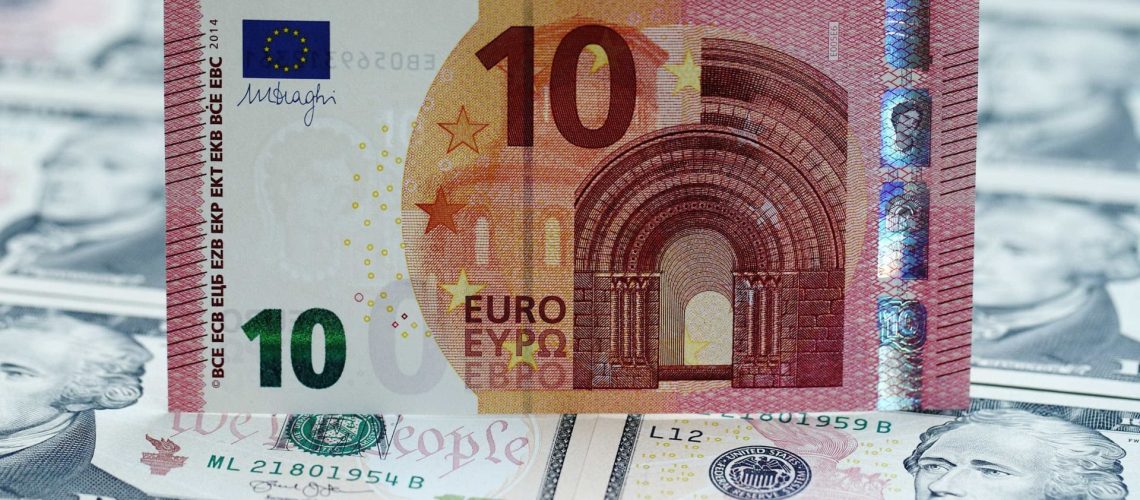 L'euro a reculé et est passé sous les 1,16 dollars.