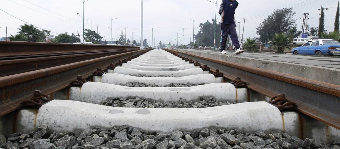 Ligne de l'Ouest rouverte après collision entre un train et un véhicule. Il y a un mort.