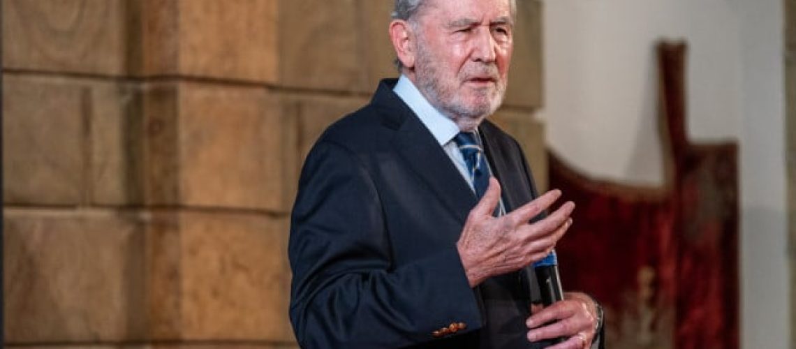 Marcelo exprime "préoccupation", mais assure que Ramalho Eanes va bien.