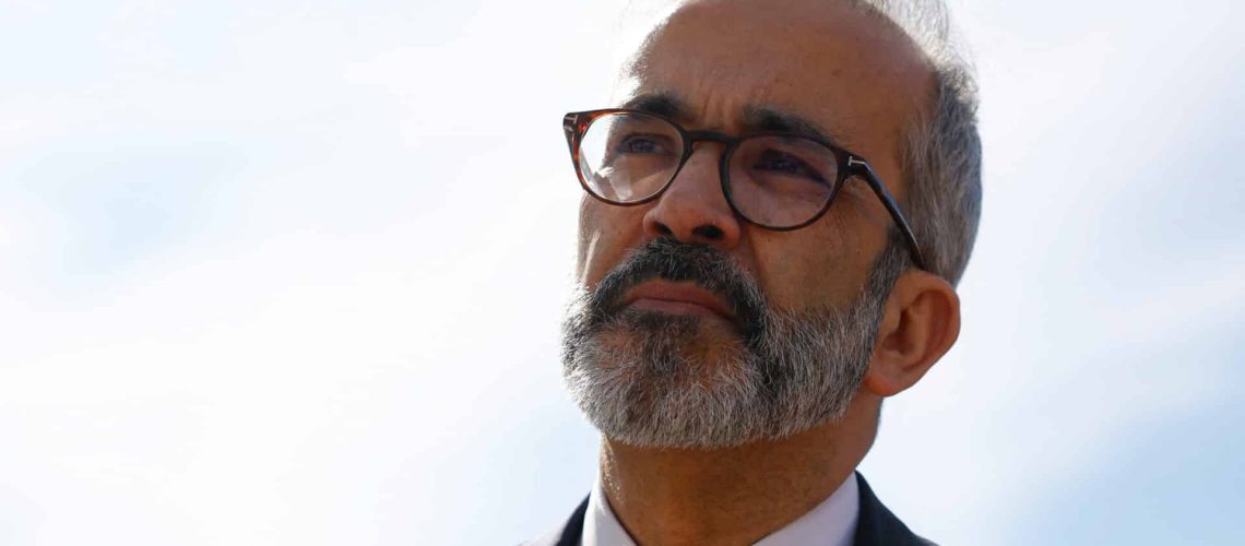 MNE promet "des comptes justes" et "un esprit réformiste", malgré l'incertitude.