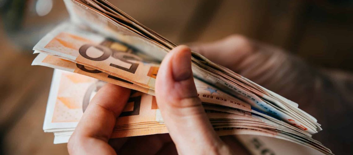 OE2025 : Les paiements en retard augmentent à 627,8 millions jusqu'en mai.