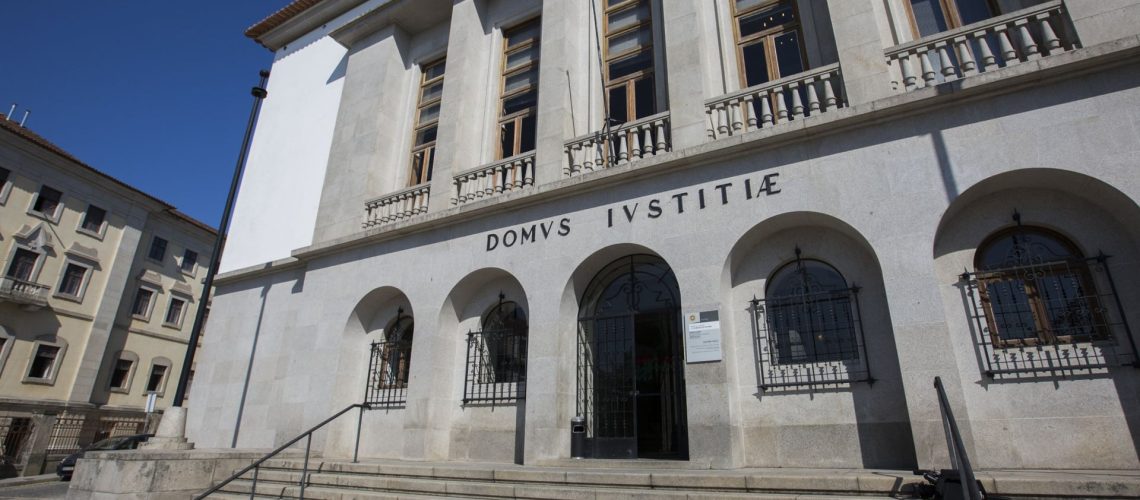 Prévenu condamné pour abus sexuel sur enfant. Les parents étaient complices.