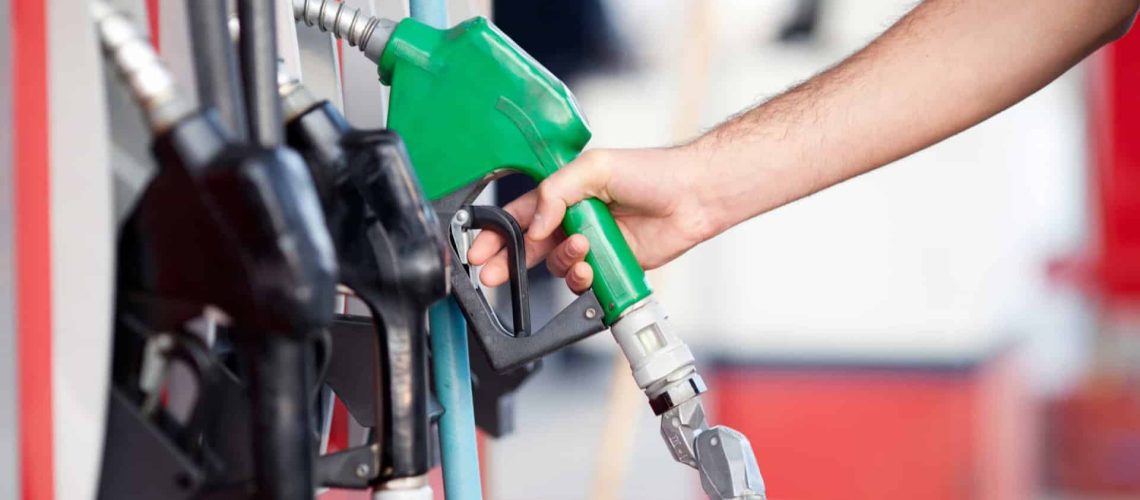 Profitez du dimanche pour faire le plein (les carburants vont augmenter).