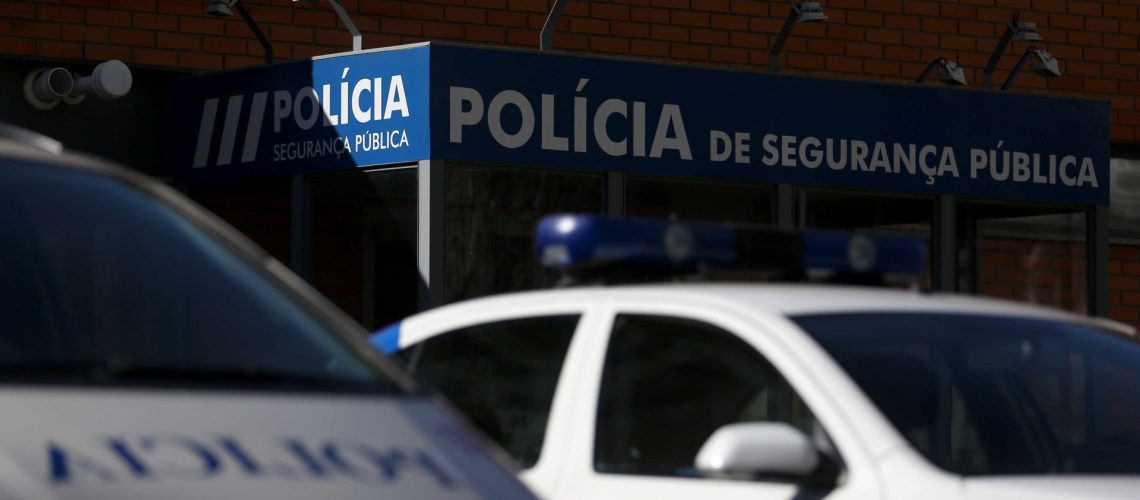 PSP arrête un fils qui a agressé son père de 78 ans au visage avec une canne à Évora.