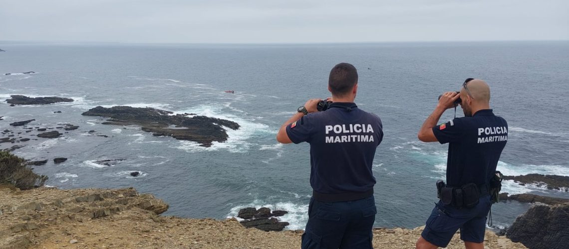 Recherches pour pêcheur sous-marin disparu à Aljezur suspendues.