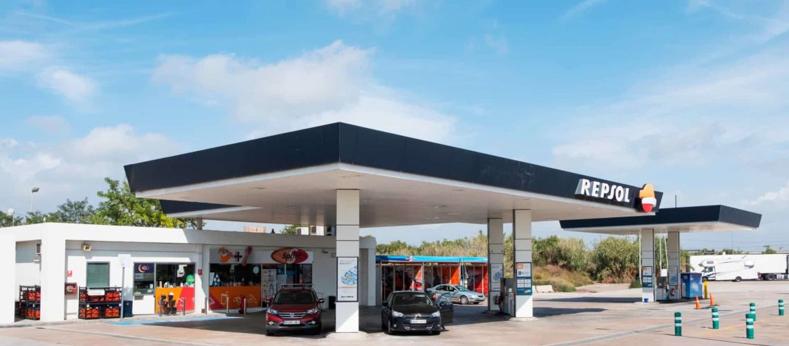 Repsol met en vente une sphère de stockage de gaz à Sines.