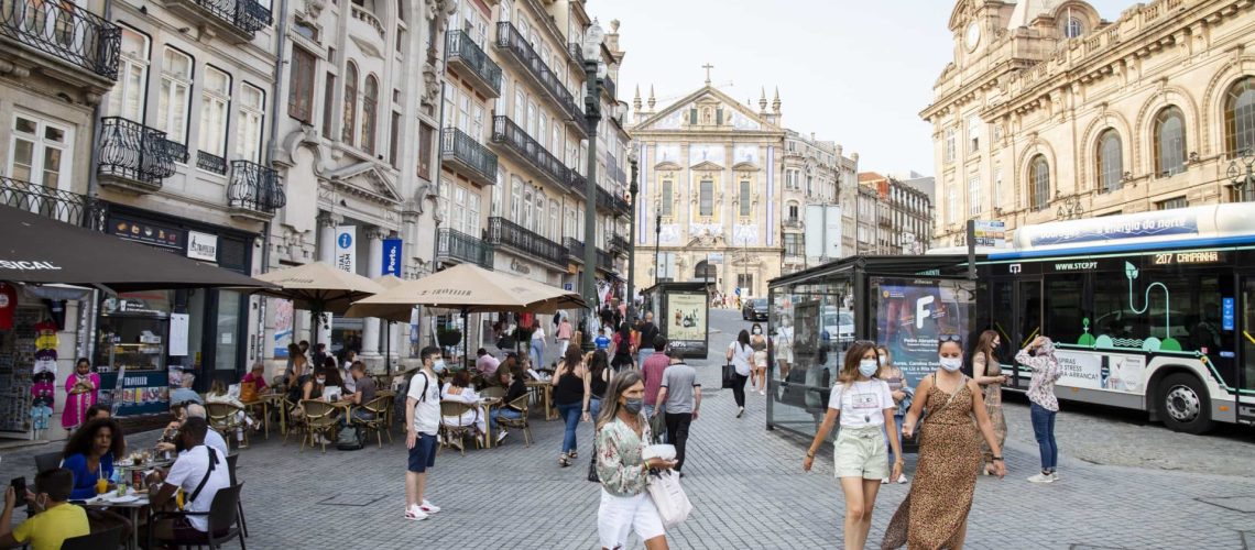 Sanctions sévères pour combattre le 'botellon' à Porto ? "Cela ne résout pas" le phénomène.