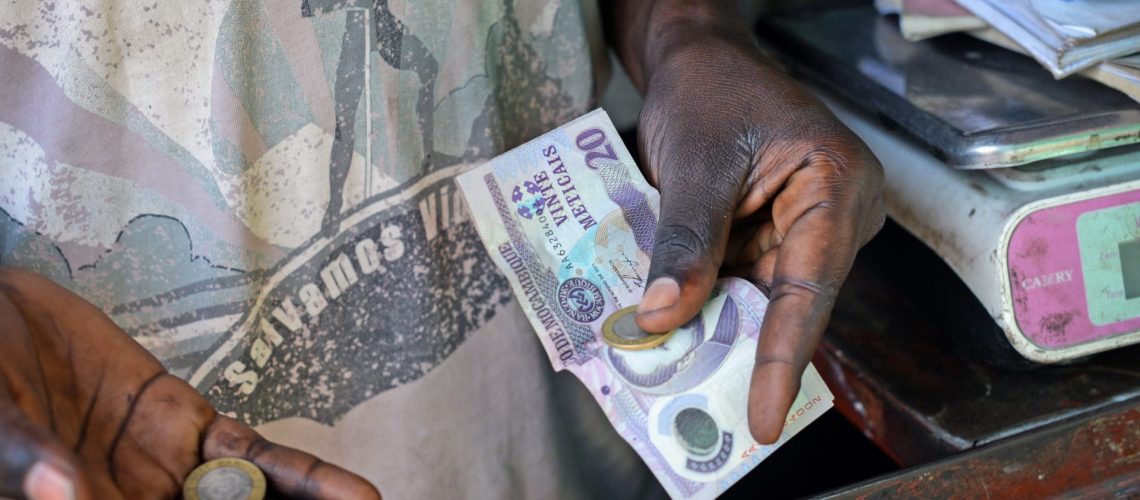 Seulement 40 % des Mozambicains parviennent à épargner en raison du manque de ressources.