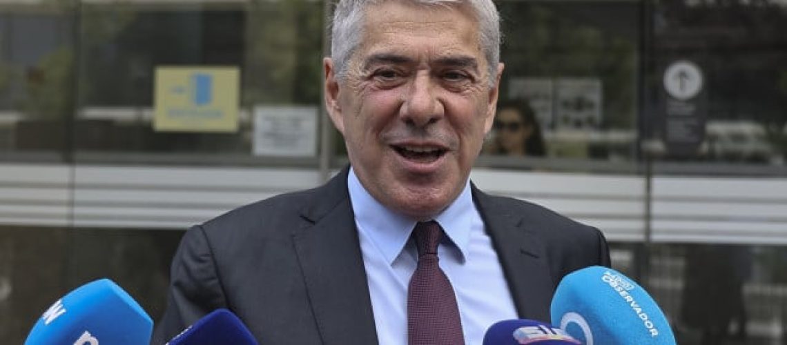 Socrate se retourne (encore) contre les journalistes : "Des questions identiques à celles du MP"