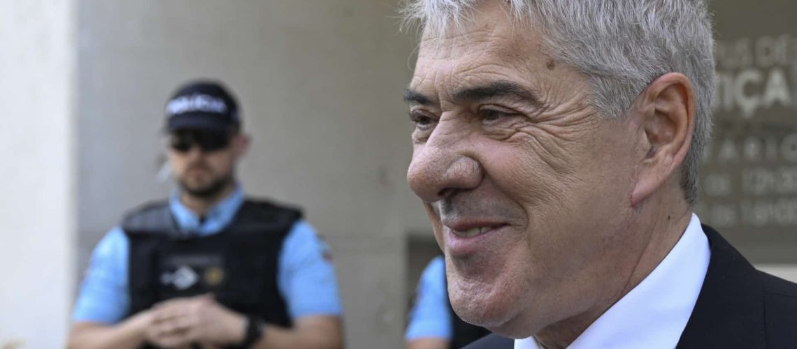 Suprême ? "Vous plaisantez avec des choses sérieuses. Ils se protègent les uns les autres."