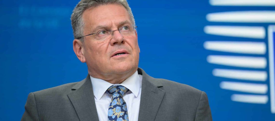 Tarifs ? Šefčovič se prépare avec Von der Leyen pour une "conversation" avec Trump