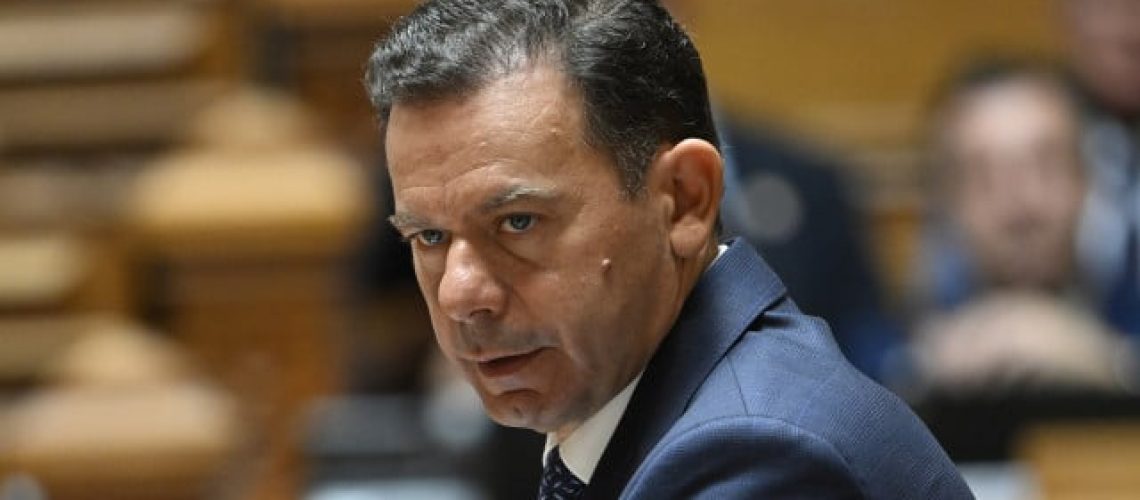 TC travaille la Loi des étrangers. Cinq normes déclarées inconstitutionnelles.