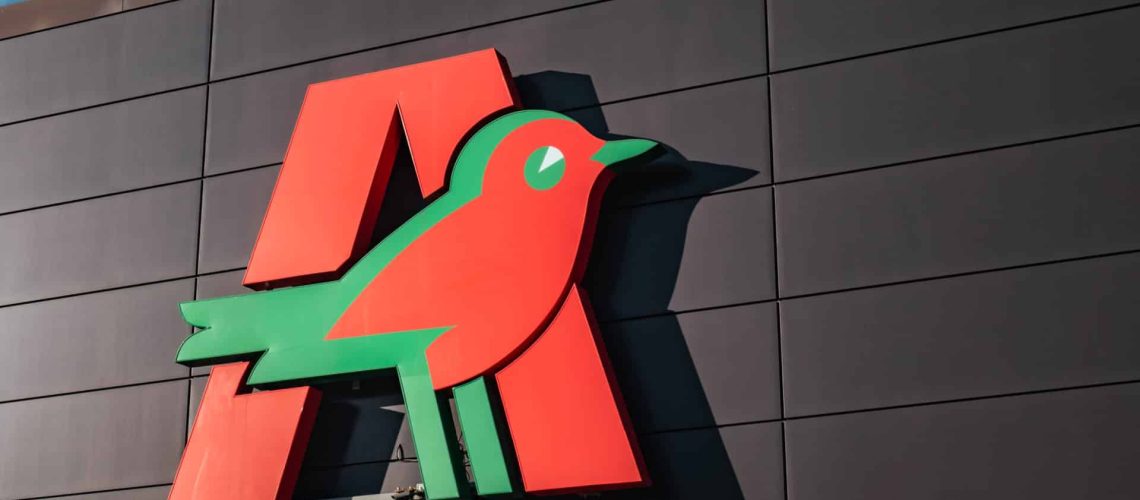 Travailleurs des entrepôts d'Auchan en grève jeudi.