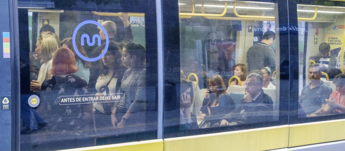 Un blessé léger dans une collision entre un autobus et un métro à Vila do Conde.