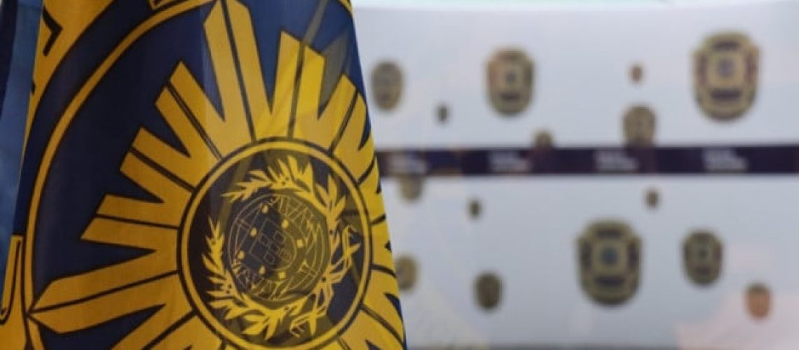 Un homme aurait violé 2 enfants en groupe à Rio. La police judiciaire l'a arrêté en Algarve.