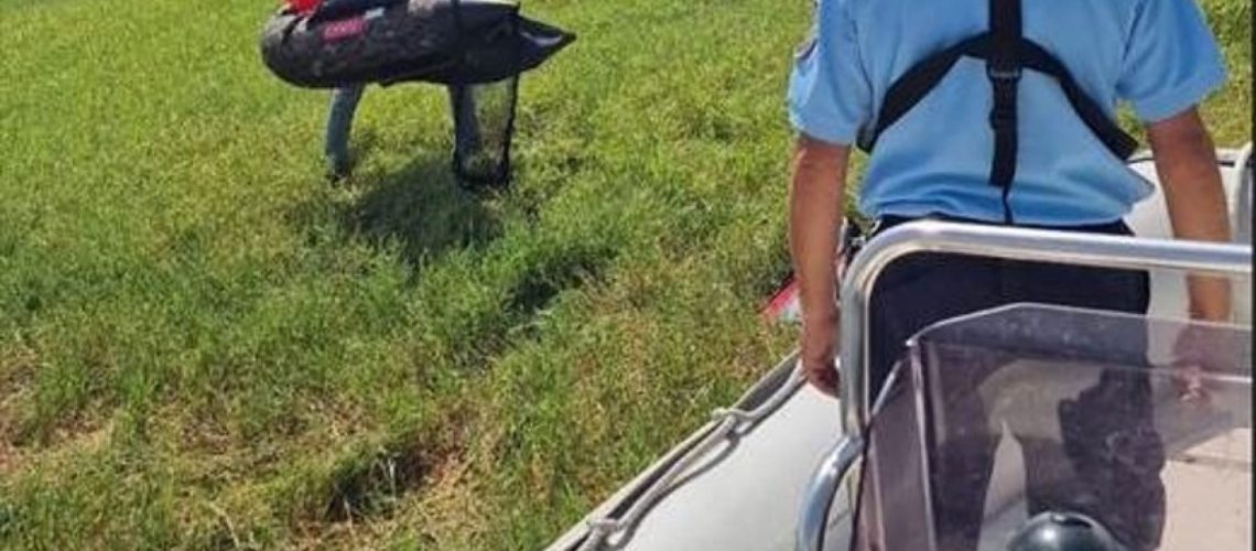 Un homme secouru du réservoir d'Elvas après la crevaison d'un gonflable.