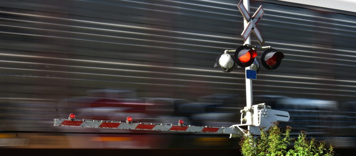 Un mort dans une collision entre un train et un véhicule sur la Ligne de l'Ouest à Leiria.