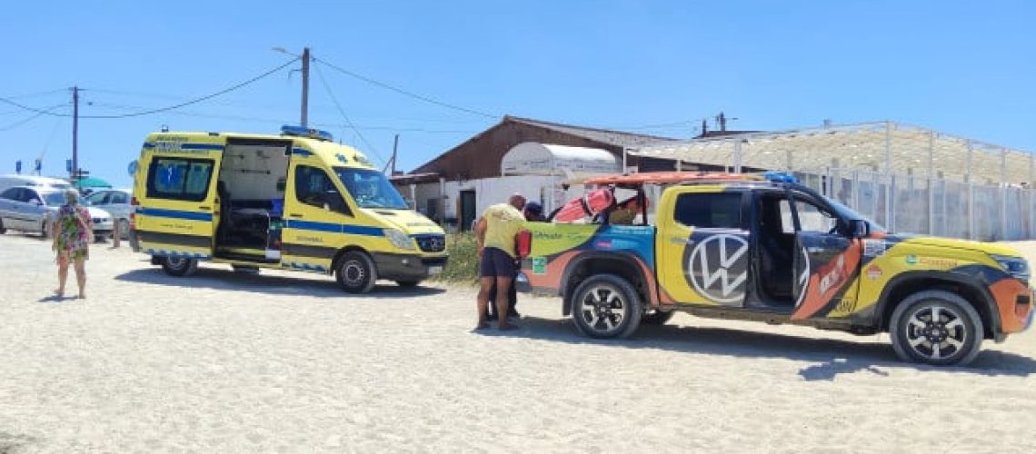 Un surfeur subit une blessure à la tête sur la plage de Cova de Alfarroba, à Peniche.