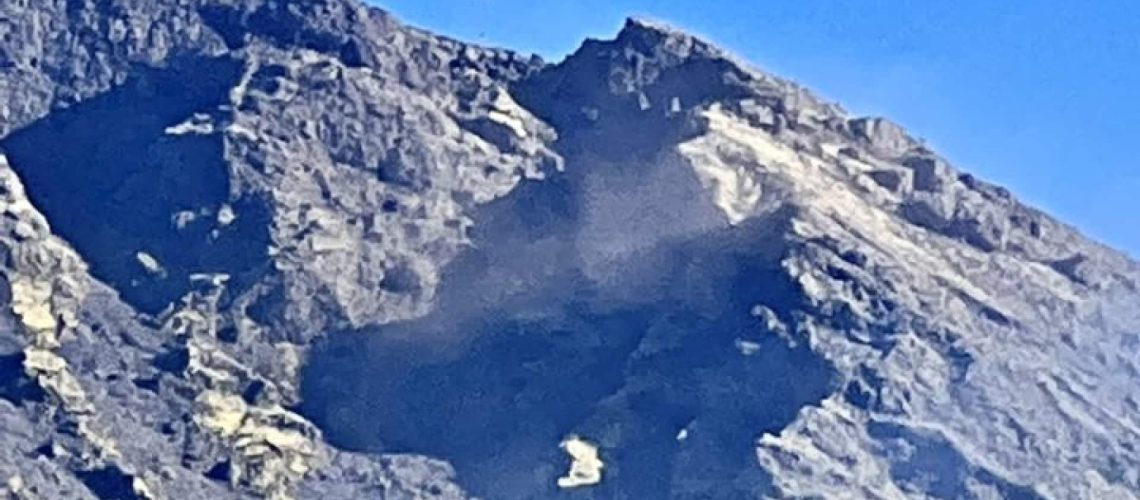 Un touriste secouru après avoir escaladé un pic sans autorisation et hors du sentier.