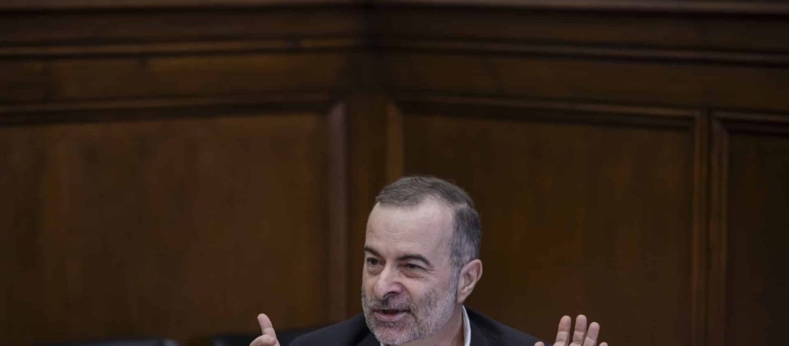 Valeur des chirurgies extra "Je n'y ai jamais eu accès", déclare l'ex-responsable.
