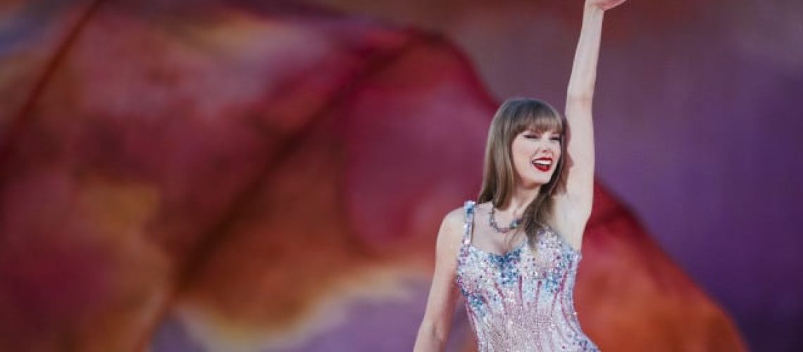 Vous avez manqué Eras Tour ? Il y a 13 figures de Taylor Swift dans 13 Madame Tussauds.