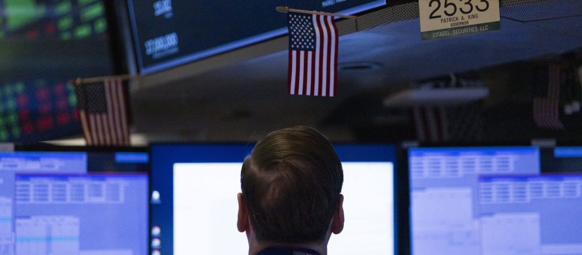 Wall Street clôture avec des records du Nasdaq et du S&P500 dans l'attente des résultats.