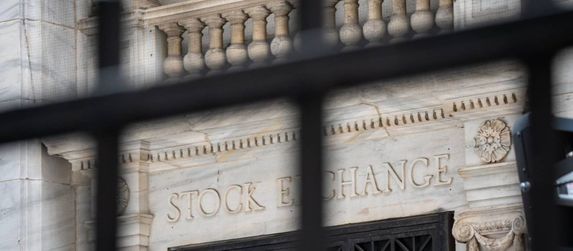 Wall Street clôture en baisse