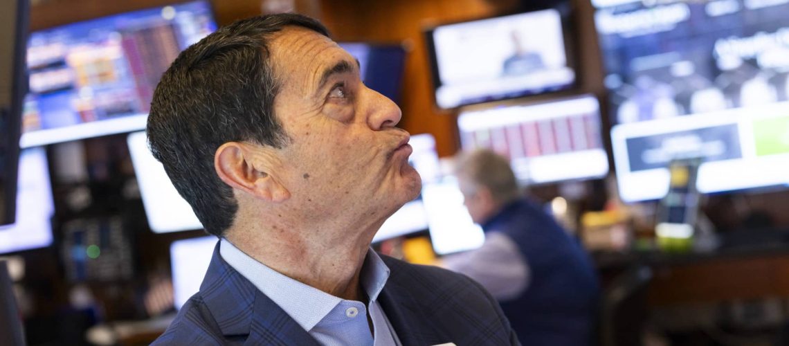 Wall Street clôture en hausse, stimulée par une possible réduction des taux d'intérêt.