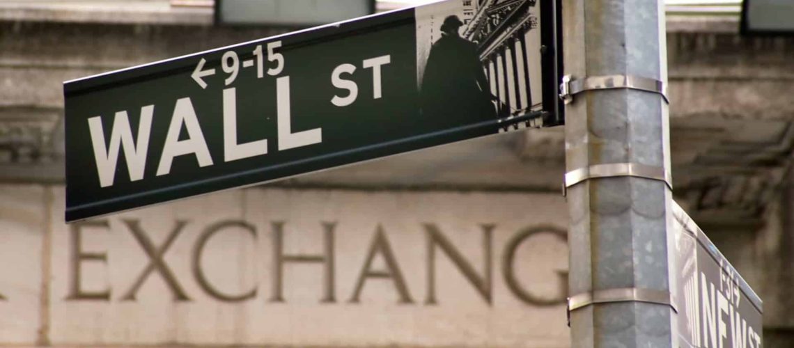 Wall Street négocie à la hausse et se dirige vers un week-end record.