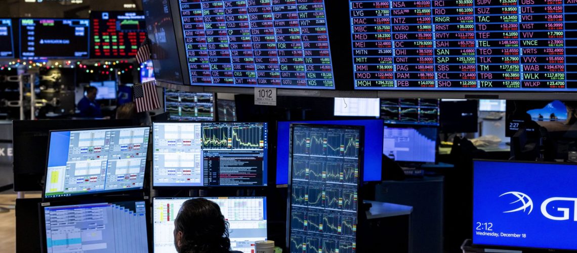 Wall Street ouvre en ordre dispersé lors d'une session marquée par la chute de Tesla.